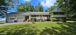 1967 Pleasant Valley Rd, Cogan Station, PA 17728
