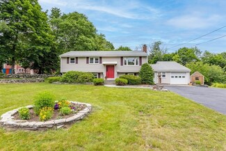 4 Freeman Rd, Chelmsford, MA 01824