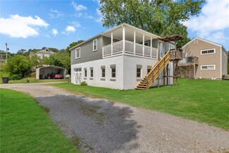 1119 Riverside Dr, Beaver, PA 15009