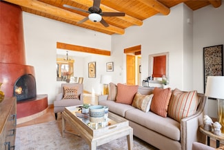 112 Del Rio Dr, Santa Fe, NM 87501