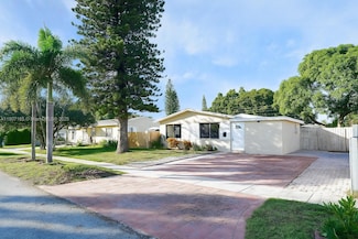 6741 Coolidge St, Hollywood, FL 33024