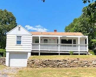 4 E Stuart St, Westerly, RI 02891