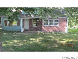 1204 Middle Rd, Oswego, NY 13126