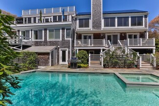 13 Pilgrim Heights Rd, Provincetown, MA 02657