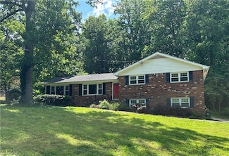 5669 Hillcrest Dr, Acworth, GA 30102