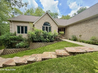 17 Kenwood Ct, Crossville, TN 38558