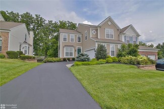 1811 Majestic Dr, Orefield, PA 18069