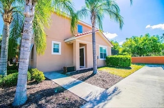 560 Las Fuentes Dr, Kissimmee, FL 34746
