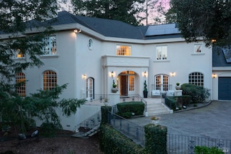 5747 Trailwood Dr, Santa Rosa, CA 95404