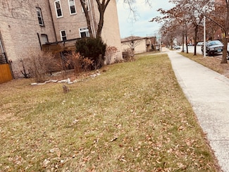 216 E 32nd St, Chicago, IL 60616