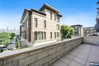 20 Cambridge Way, Weehawken, NJ 07086
