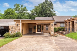 1019 E Austin St, Nacogdoches, TX 75965