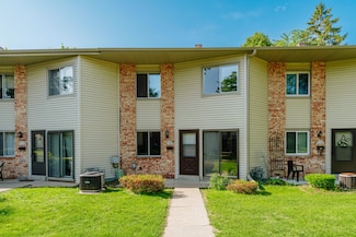 W169N11492 Biscayne Dr, Germantown, WI 53022