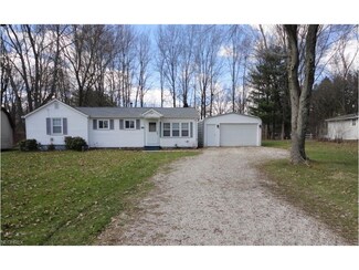 1121 Winters St, Leavittsburg, OH 44430
