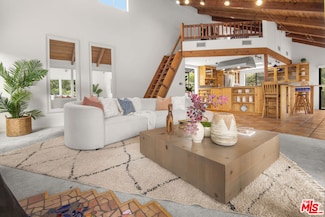 1639 Oak Dr, Topanga, CA 90290