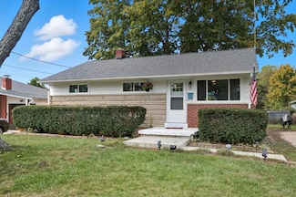 27 Winnebago Dr, Milford, OH 45150