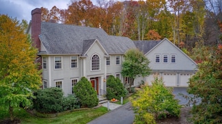 6 Evening Star Dr, Amherst, MA 01002
