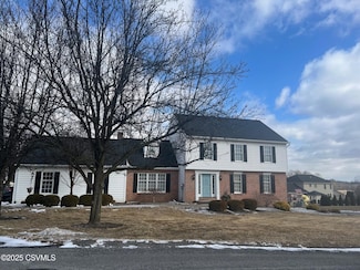 200 Meadowview Dr, Selinsgrove, PA 17870