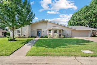 516 Henry St, Lindsay, TX 76250