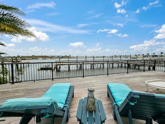 827 Eisenhower Dr, Key West, FL 33040