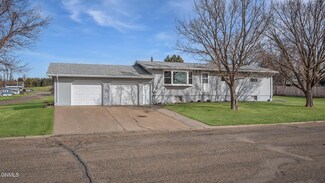 502 Lehmkuhl St E, Center, ND 58530