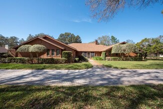 18504 Turtle Dr, Lutz, FL 33548