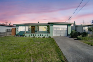 1319 Newburg Rd, Fortuna, CA 95540