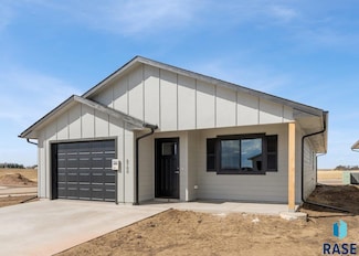 6705 E Thimbleweed St, Sioux Falls, SD 57110