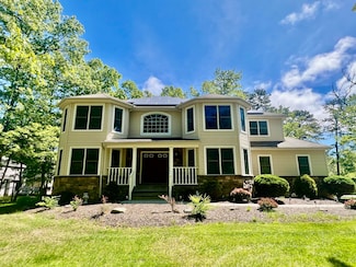 512 Bombur Ln, Tamiment, PA 18371