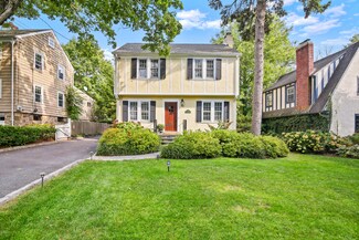 19 Richmond Dr, Old Greenwich, CT 06870