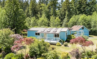 6124 Cultus Bay Rd, Clinton, WA 98236