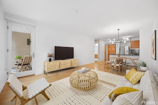 5800 3rd St Unit 1121, San Francisco, CA 94124