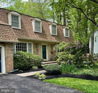 1 Pembroke Ct, Cherry Hill, NJ 08003