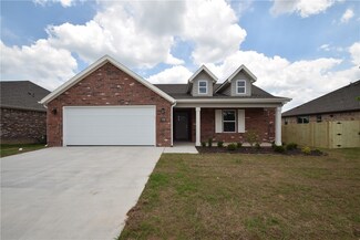 926 Arden St, Tontitown, AR 72762