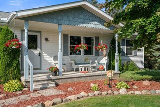 680 Cindy Ln, Cheboygan, MI 49721