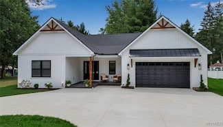 809 Casey Rd, East Amherst, NY 14051