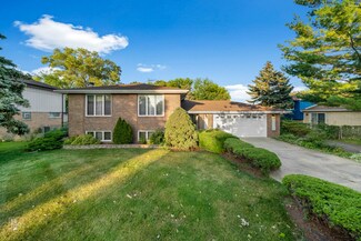 8337 Laporte Ave, Burbank, IL 60459