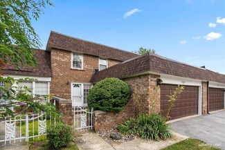 18W094 Jamestown Ln Unit 4, Villa Park, IL 60181
