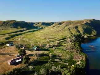 2520 Montana 80, Fort Benton, MT 59442