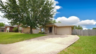 2902 Elise Ln, Bryan, TX 77802