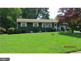 182 Hollowbrook Rd, Ewing, NJ 08638