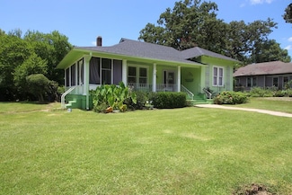 1106 N 2nd Ave, Laurel, MS 39440