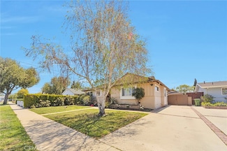 23032 Mobile St, West Hills, CA 91307