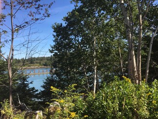 99 Bickford Rd, Vinalhaven, ME 04863
