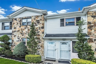 50 Bradley Ct Unit 52, Staten Island, NY 10314