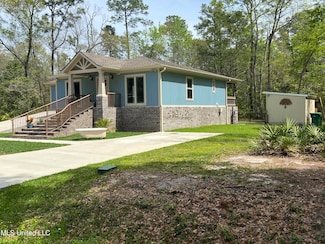 1020 Margaret St, Ocean Springs, MS 39564