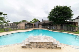 11715 S Glen Dr Unit 827-1, Houston, TX 77099