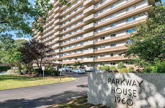 1960 N Parkway Unit 901, Memphis, TN 38112