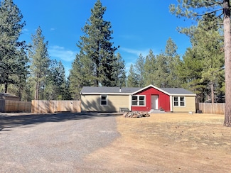 15360 Bear St, La Pine, OR 97739