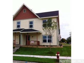 844 10th Ave N, Minneapolis, MN 55411